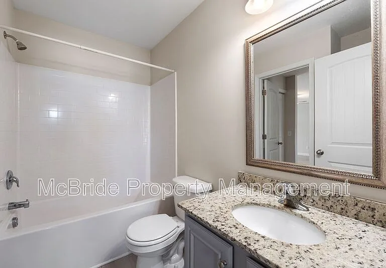 957 Madrid Ct — Photo 10