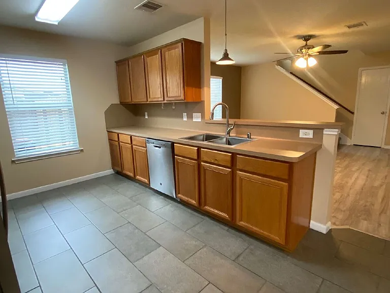 19162 Yellow Thrush Dr — Photo 24