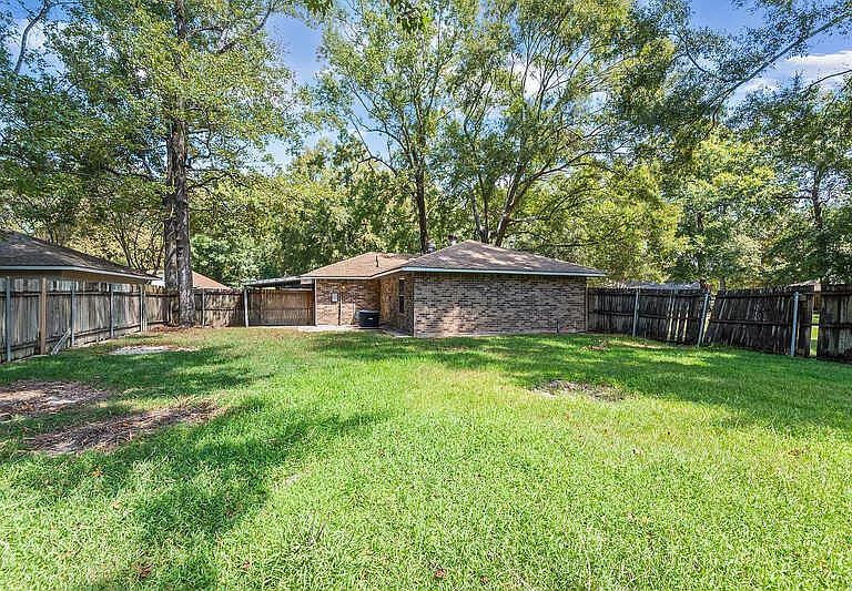 16944 Kenton Ave — Photo 3