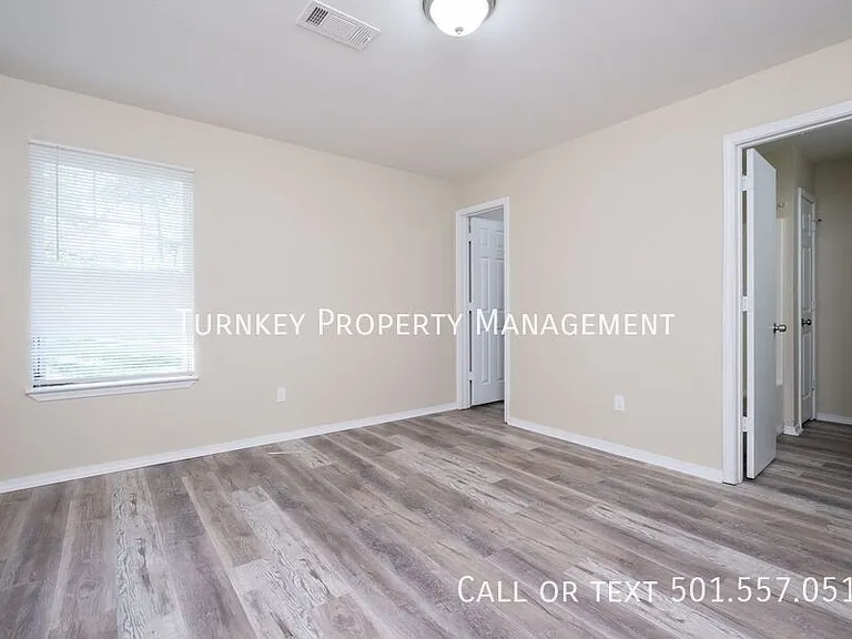4523 W 21st St — Photo 5