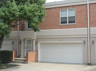 434 Town Place Cir, Buffalo Grove, IL 60089