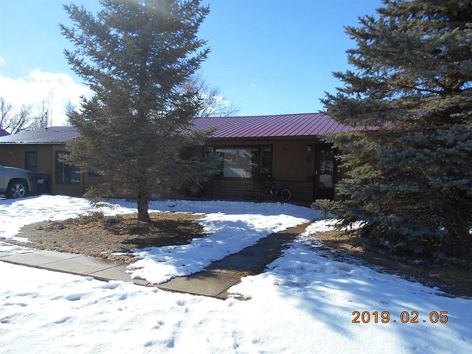 1st image of 304 S 2nd St