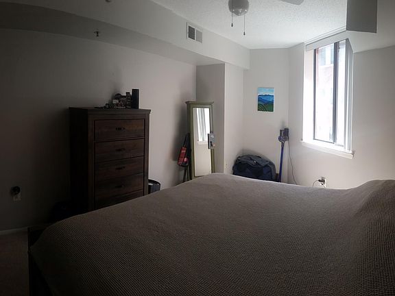 3rd image of 1001 N Vermont St APT 408