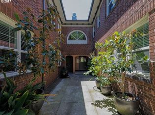 701 NE 28th Ave APT 2, Portland, OR 97232