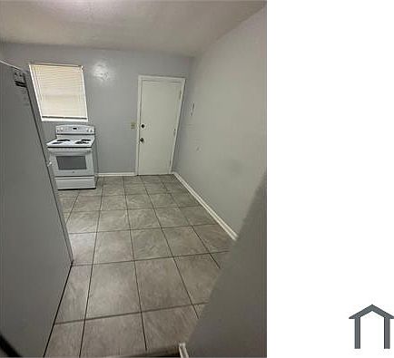 2nd image of 2031 W 9th St Unit 3