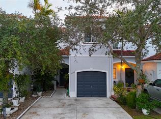 Emerald Lakes, Miami, FL 33194