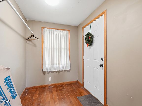 5th image of 405 W Carmean St