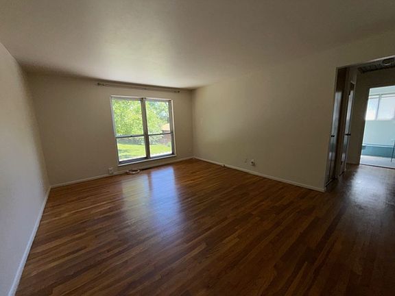3rd image of 153 Willis Ave