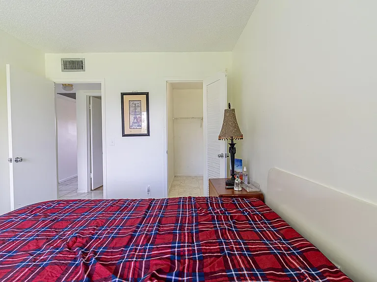 158 Mansfield D — Photo 20