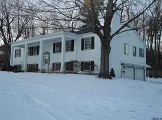 1175 Godfrey Ln, Niskayuna, NY 12309