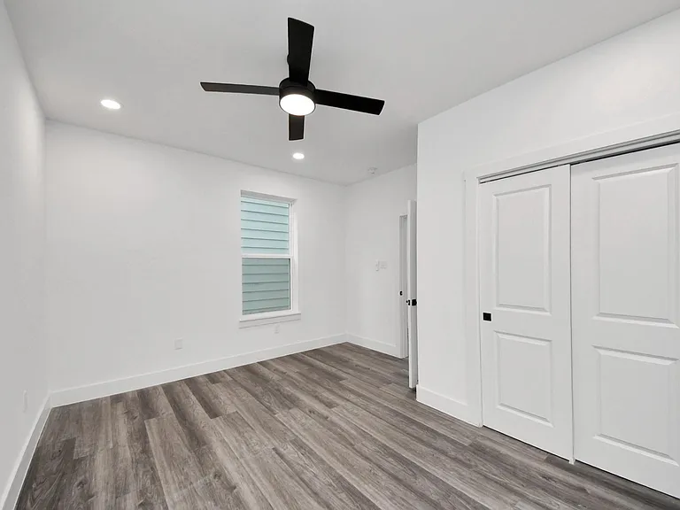 2709 Dennis St — Photo 8