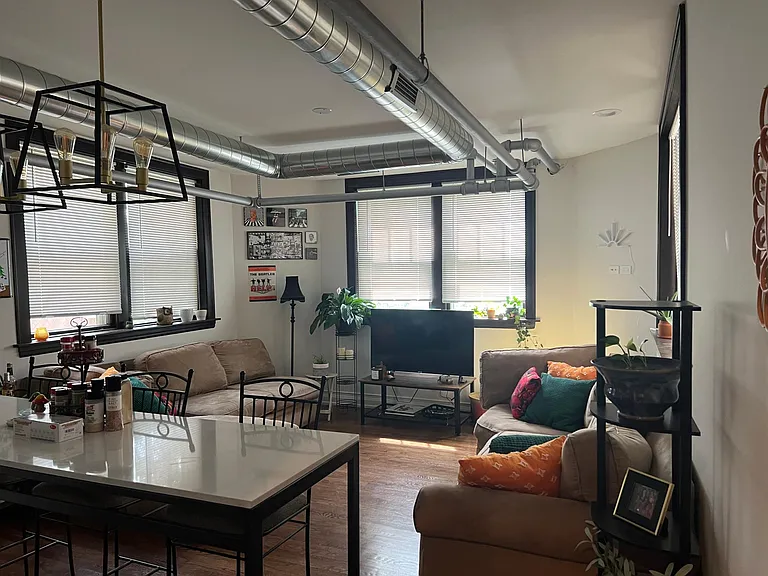 2740 W Logan Blvd #2 — Photo 4