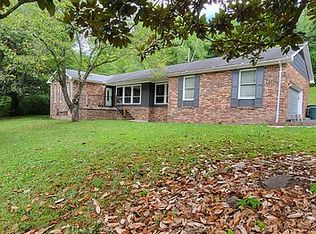 1245 State St, Hinton, WV 25951