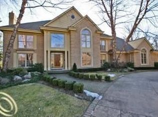 4639 Ravine Dr, Bloomfield Hills, MI 48301