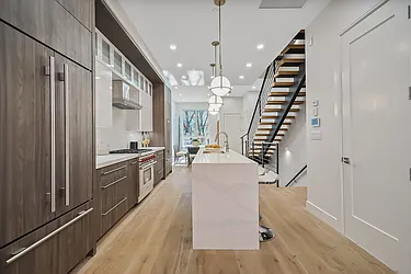 Sold by Avenue Sotheby's International Realty