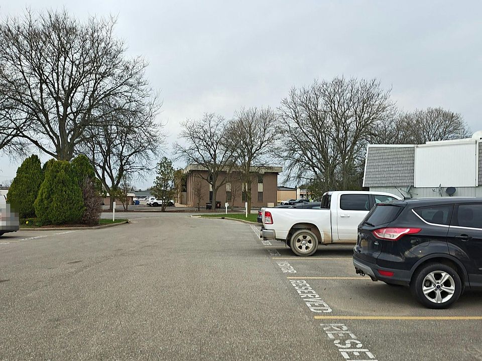 Building Photo 4