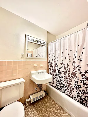 Sold by R New York | media 20