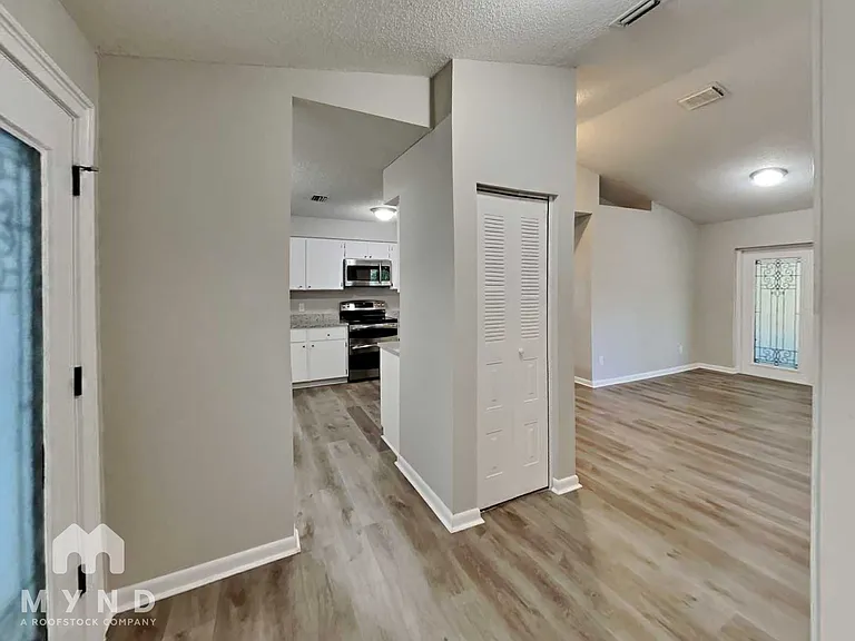 2125 Karen Dr — Photo 7