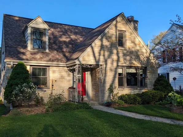 2544 North 94th STREET, Wauwatosa, WI 53226