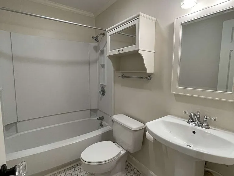 1515 E Franklin St #B-27 — Photo 24