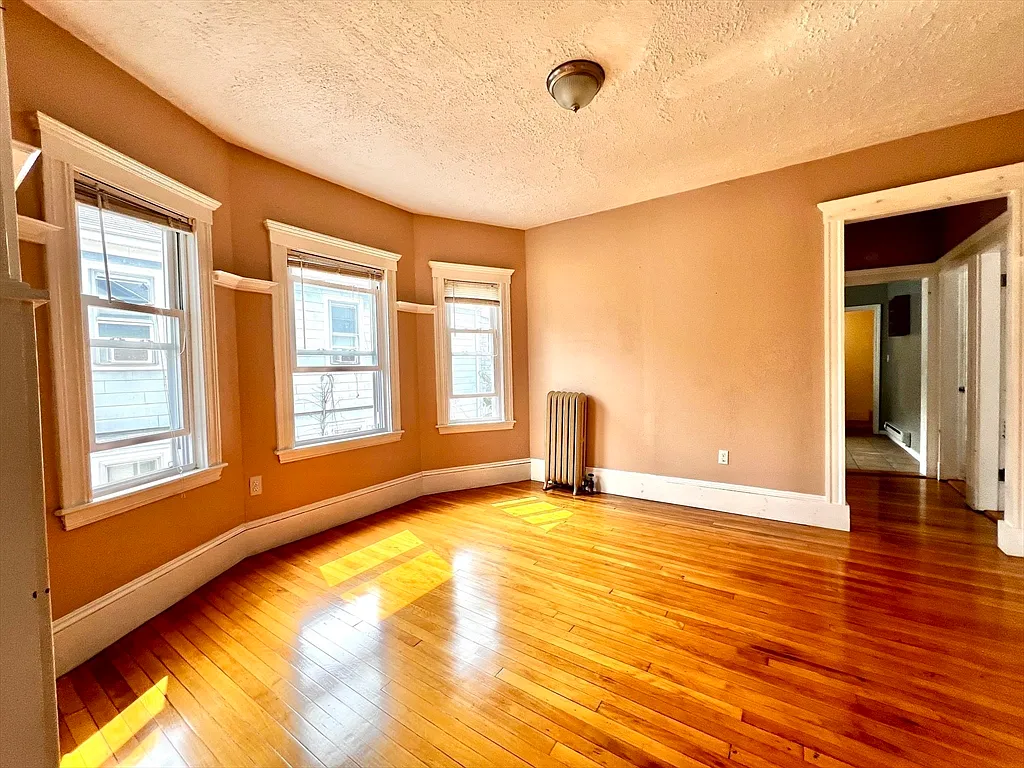 Building Photo - 12 Bailey St #2