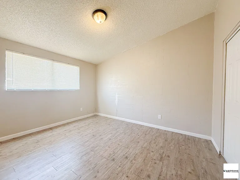 2123 W Devonshire Ave #15 — Photo 11