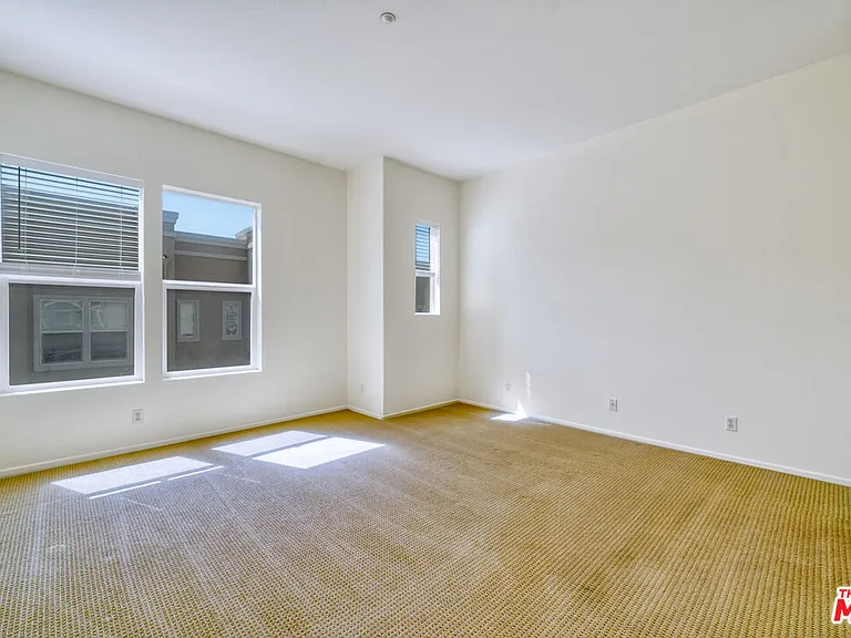 1133 Jewett Dr — Photo 16
