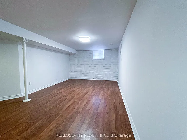 95 Royal York Rd #BASEMENT — Photo 4