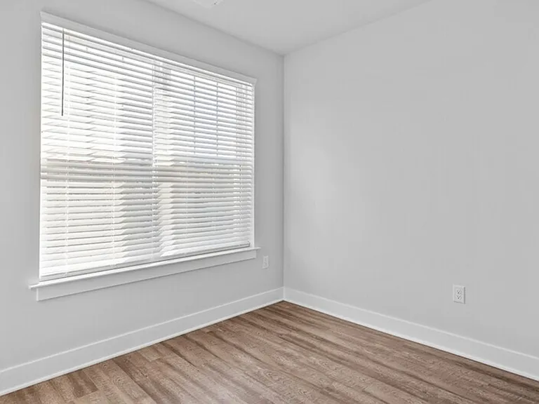 HH Bath View Apartments — Photo 22