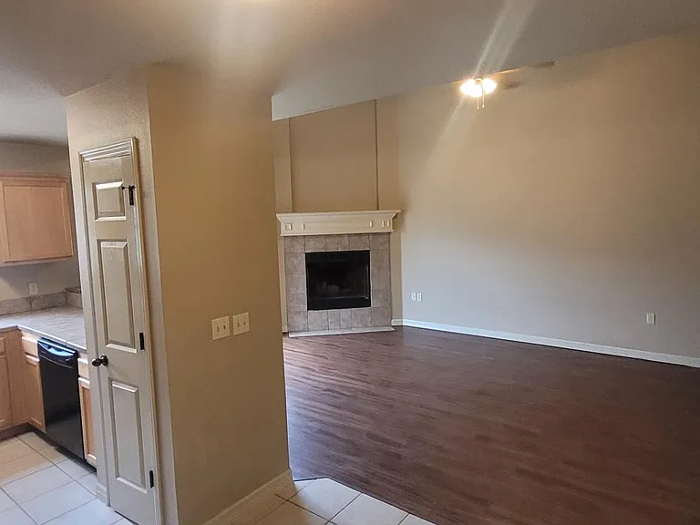 1762 N Chestnut Ave #1762 — Photo 2