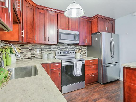 5th image of 460 Auburn Way APT 17
