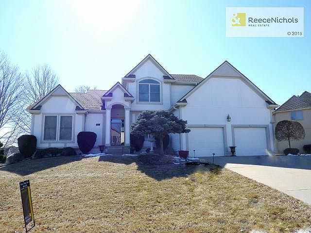 1st image of 528 SE Asheville Ct