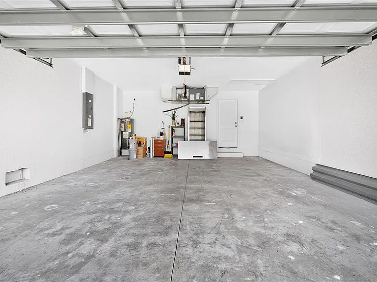 310 Albatross Rd — Photo 35
