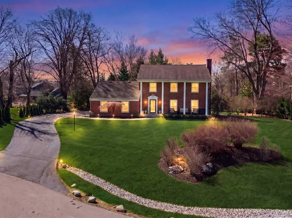 938 Candlestick Ct, Bloomfield Hills, MI 48304