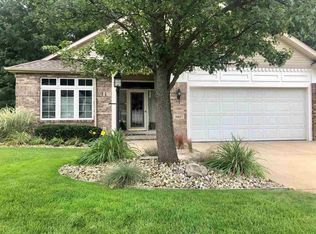 3017 S Wooddale Dr, Jackson, MI 49203