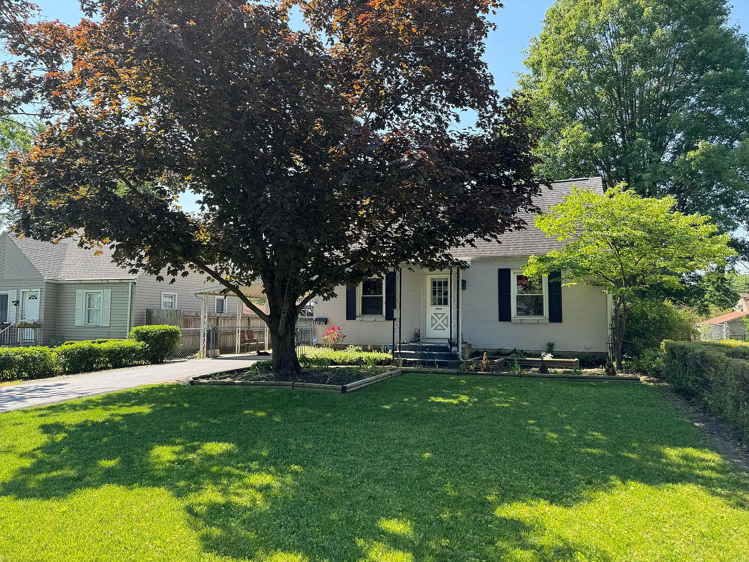 1733 Audrey Rd photo 1