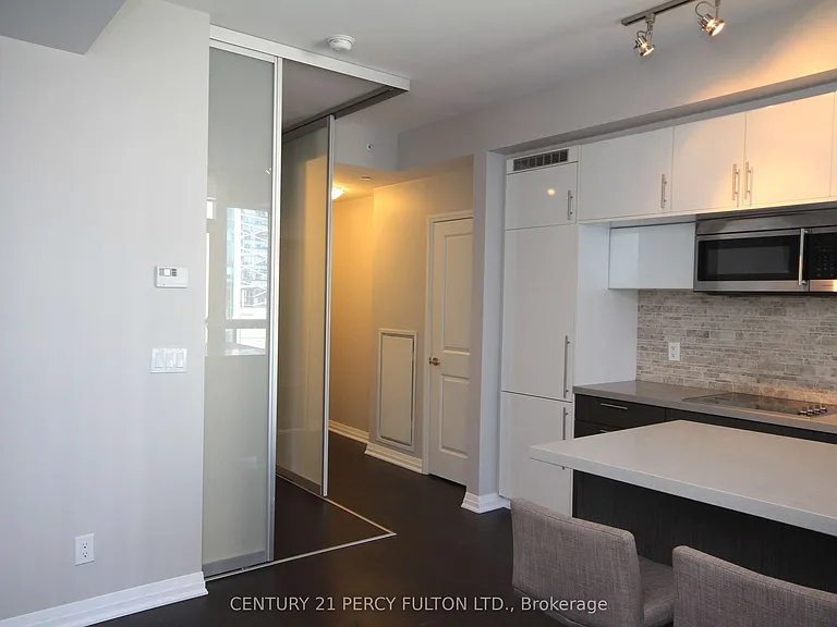 8 Mercer St #904 — Photo 5