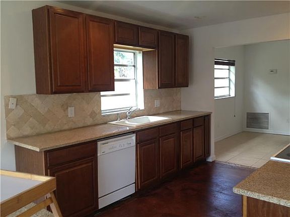 Home For Sale In Sandalfoot