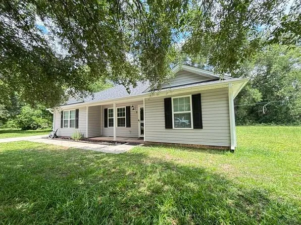 8 Bland St, Mayesville, SC 29104