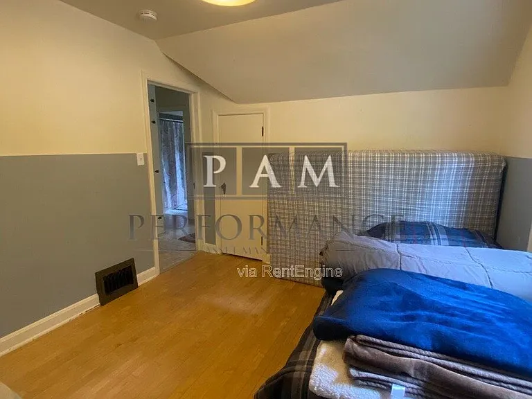 2922 S 48th St — Photo 25