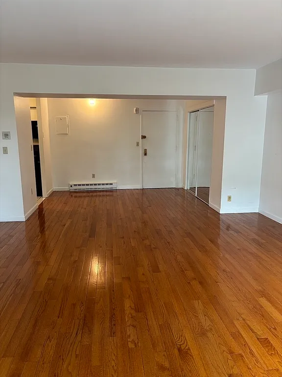 2 bed, 2.0 bath, 1085 sqft, $4,100 — Photo 4