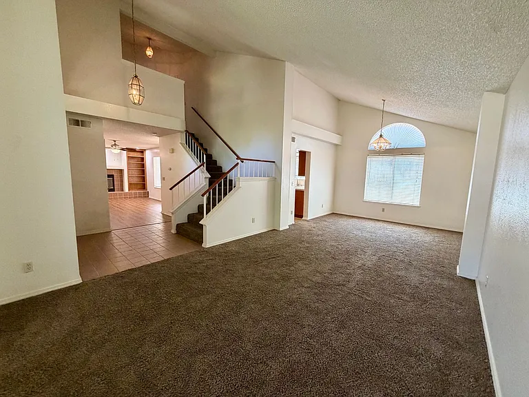 993 E Edgemont Dr — Photo 8