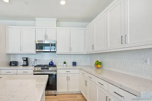 2301 Acara Cir #23013 Photo 1