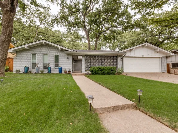 824 Wheelwood Dr, Hurst, TX 76053