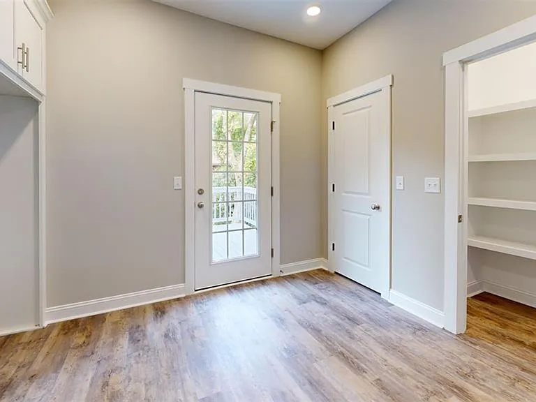 3921 Capers Ave — Photo 7