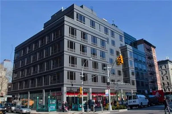 Rented by R New York | media 19