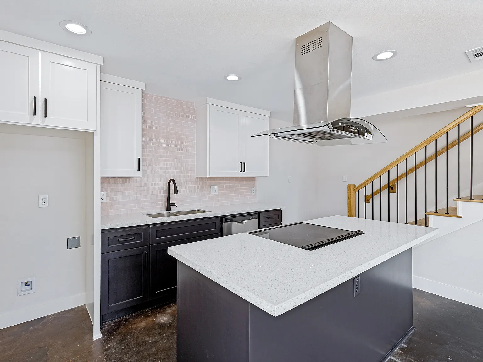 1 bed, 700 sqft, $1,500 — Photo 2