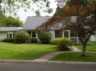 162 Sawyer Rd, Fairfield, CT 06824