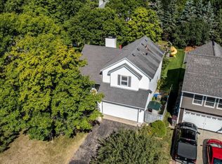 18921 Joseph Curv, Eden Prairie, MN 55346