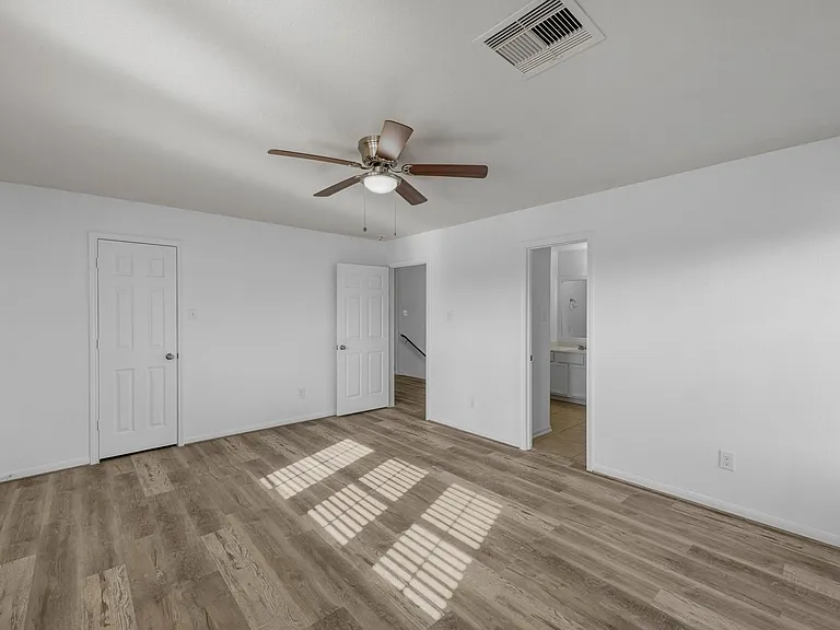 4810 Jarl Ct — Photo 13